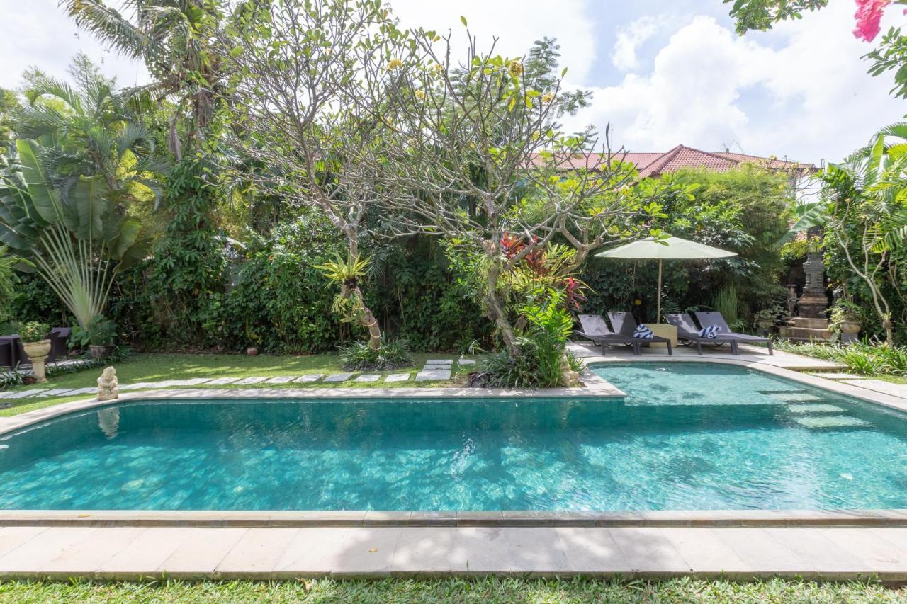 Villa Poppy Seminyak Buitenkant foto