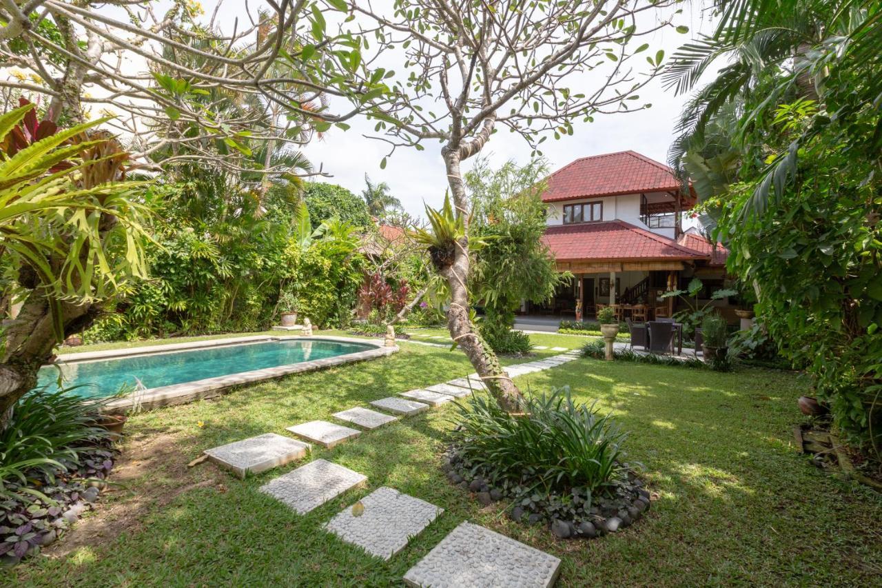 Villa Poppy Seminyak Buitenkant foto